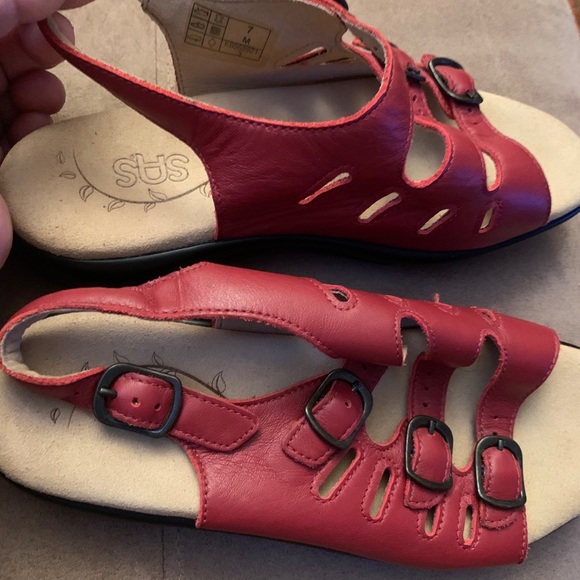 Shoes - Picture 2 of 4